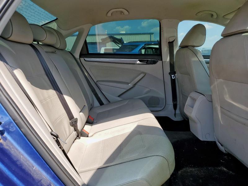 2017 VOLKSWAGEN PASSAT R-L 1VWDT7A39HC023083