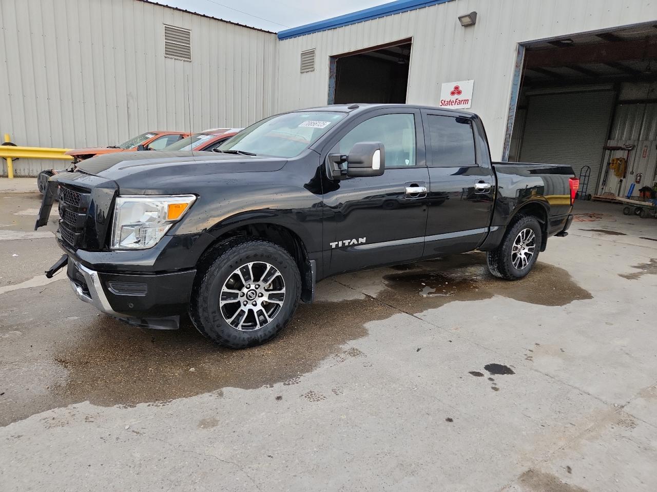 NISSAN TITAN SV
