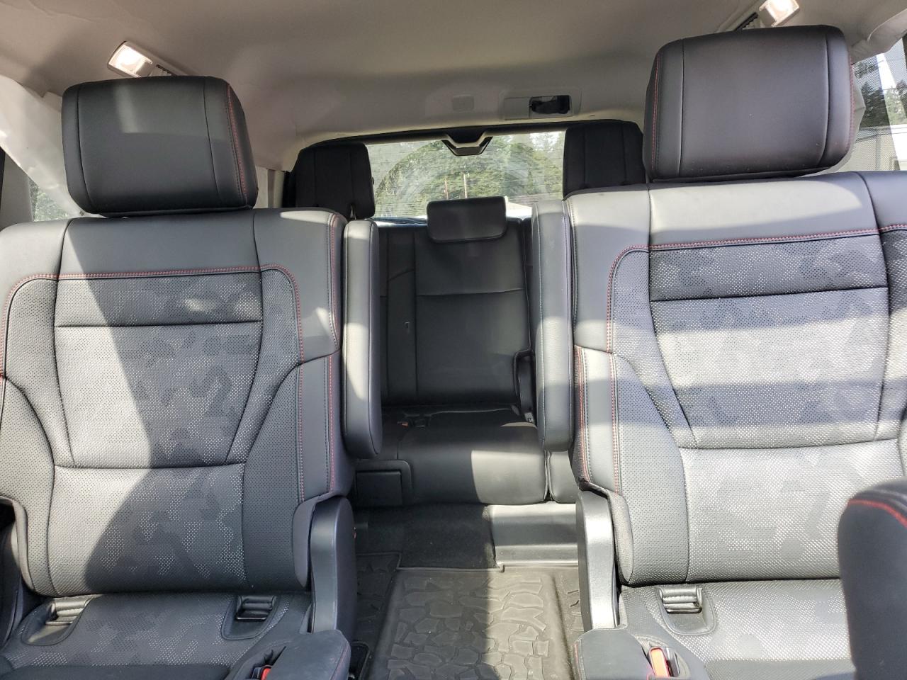 TOYOTA SEQUOIA SR5
