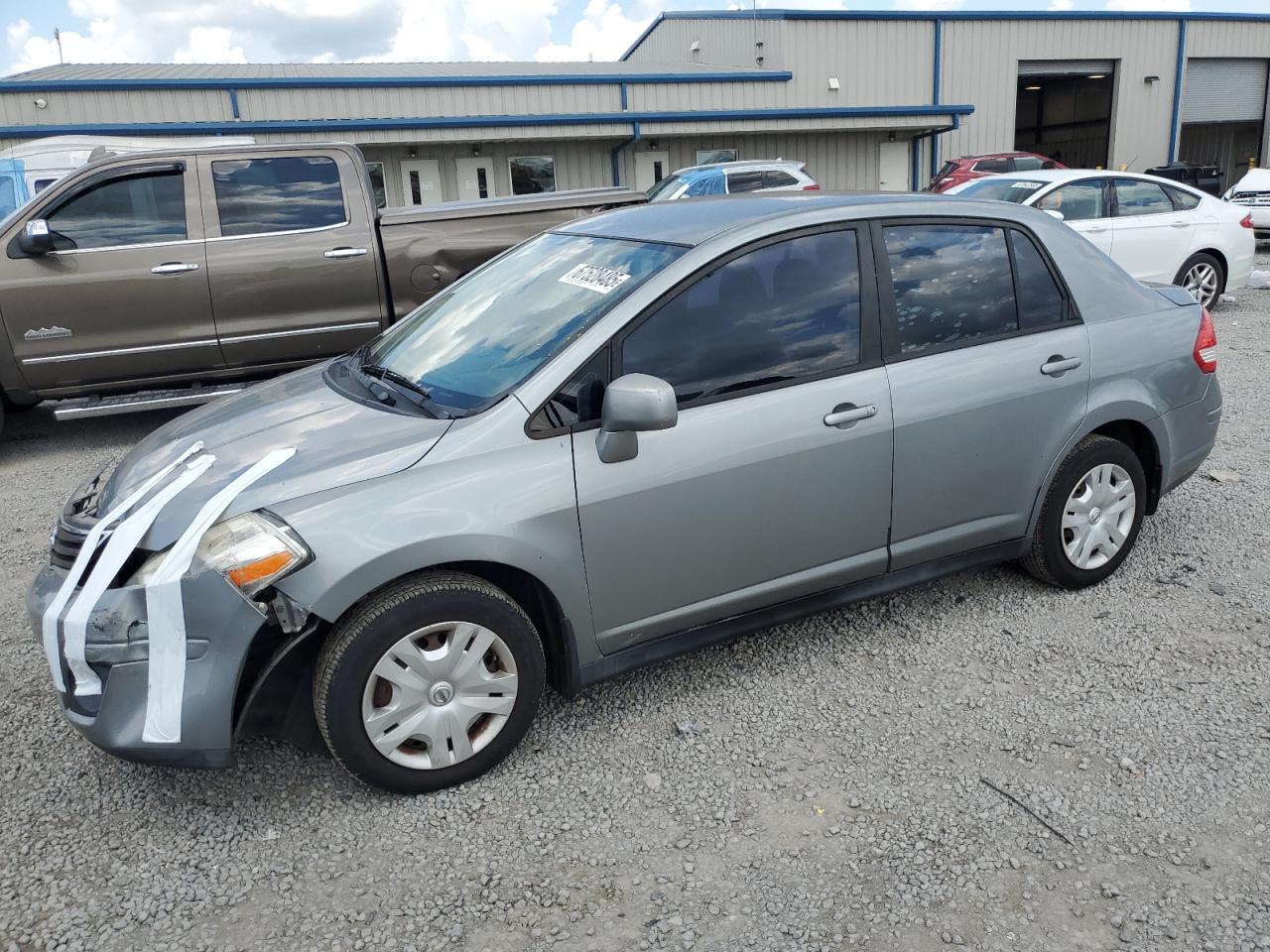 NISSAN VERSA S