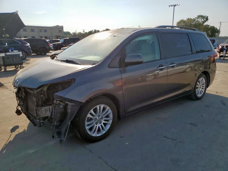 TOYOTA SIENNA XLE