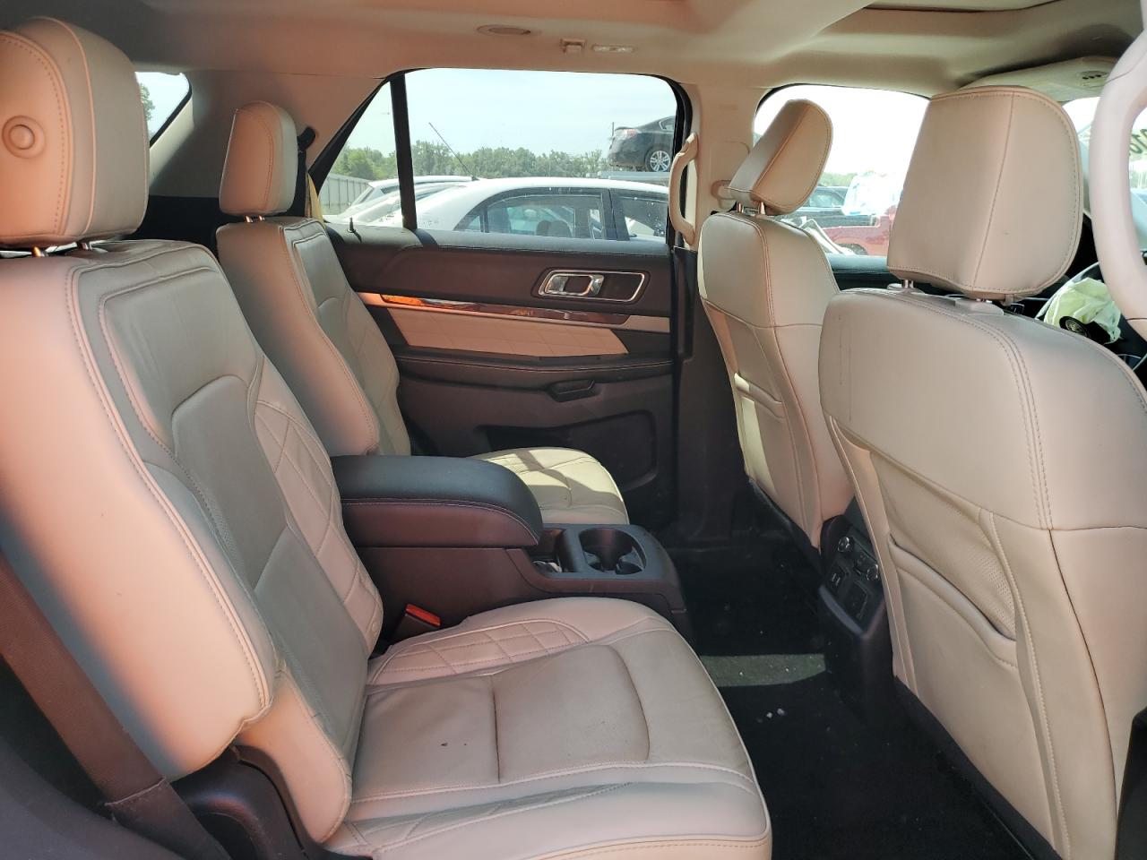 FORD EXPLORER PLATINUM