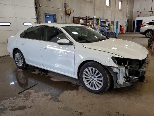 2016 VOLKSWAGEN PASSAT SE 1VWBT7A37GC027252