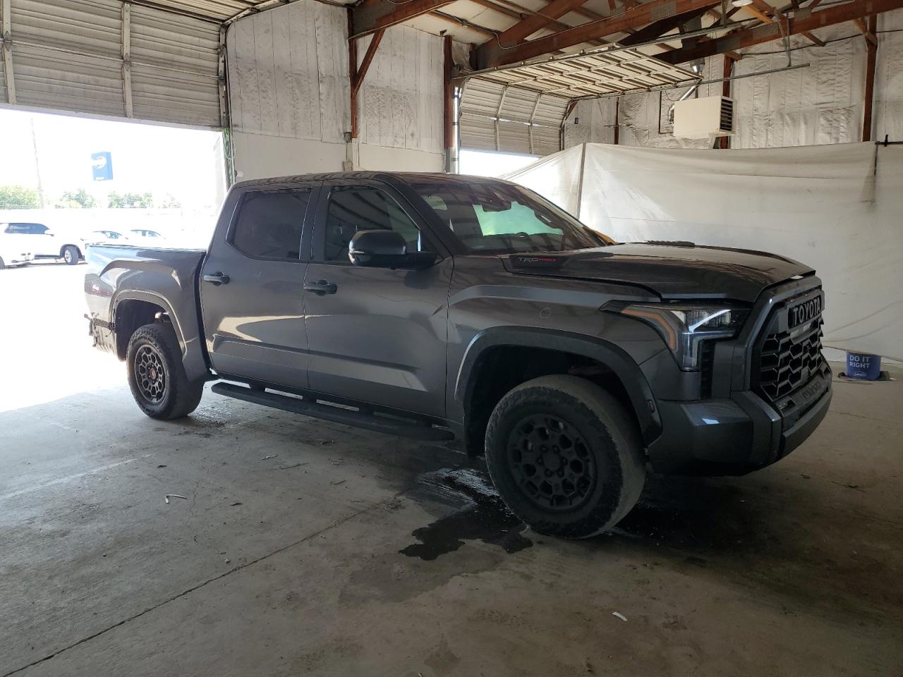 TOYOTA TUNDRA CREWMAX LIMITED