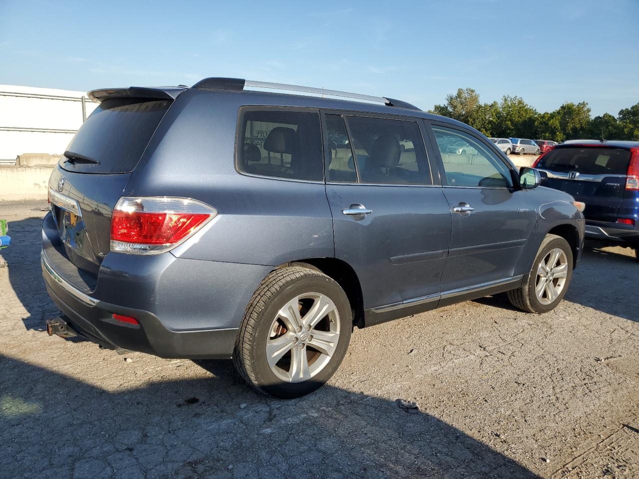 TOYOTA HIGHLANDER LIMITED