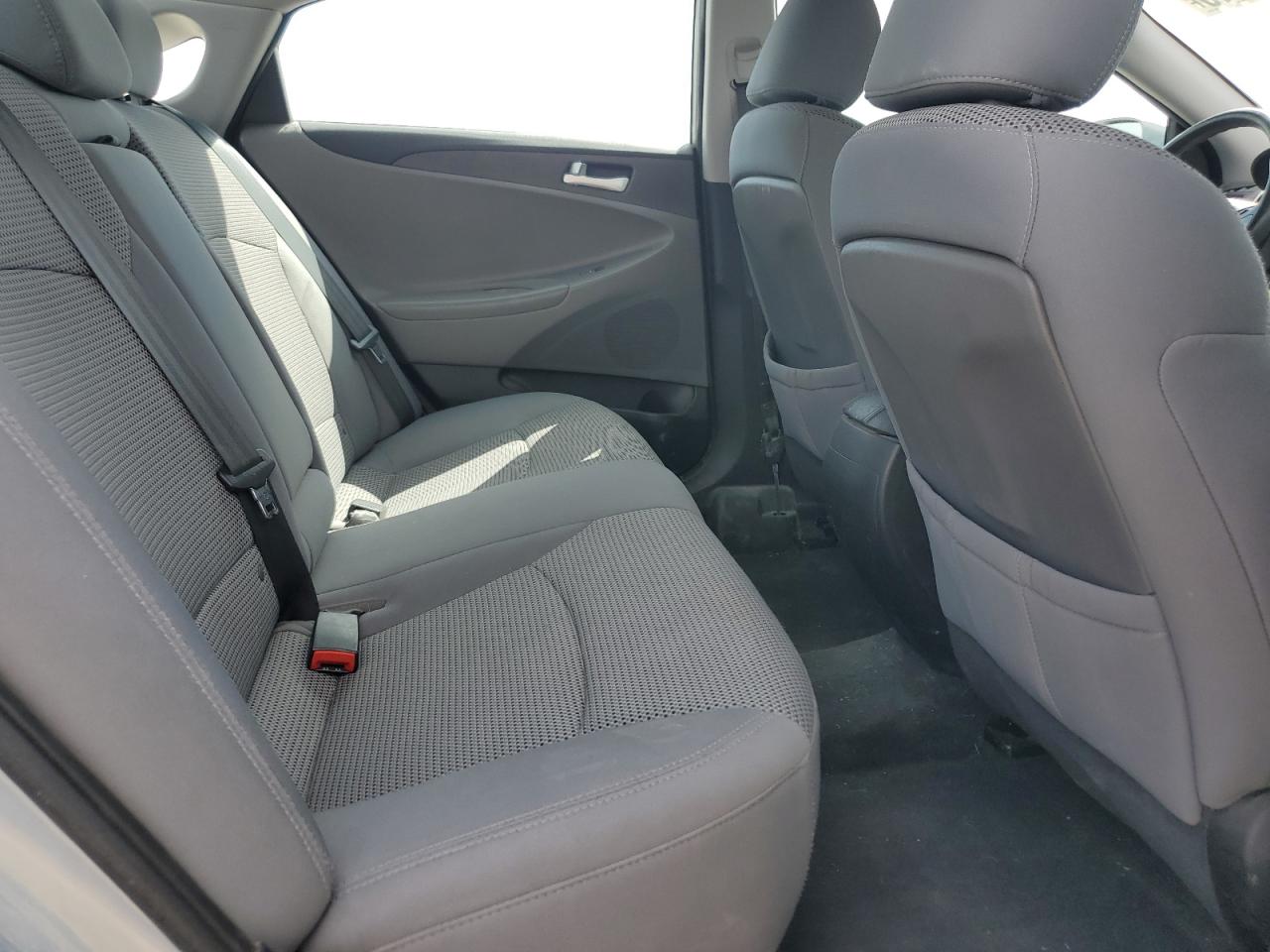 Lot #3217212425 2011 HYUNDAI SONATA GLS