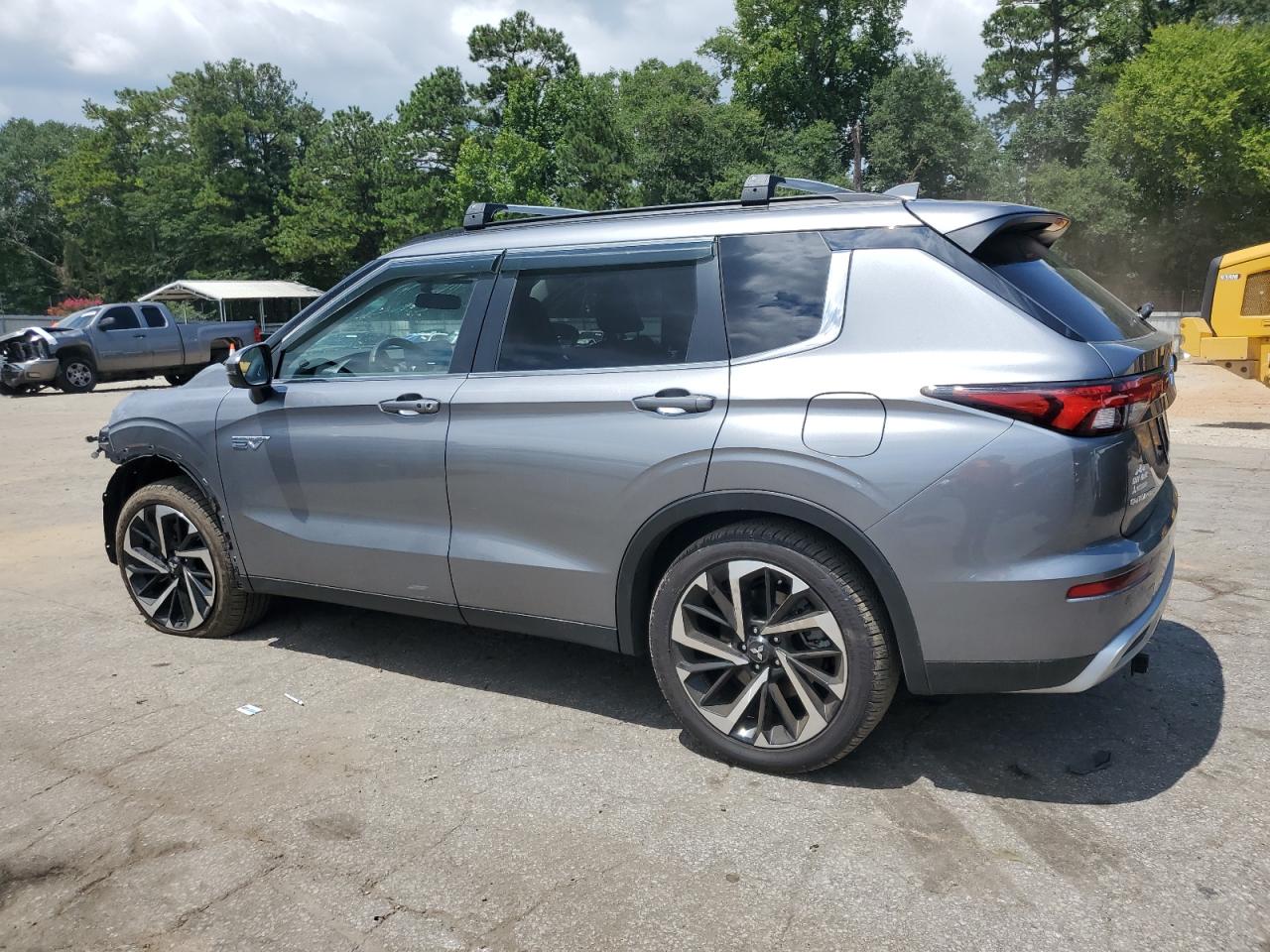 MITSUBISHI OUTLANDER SE