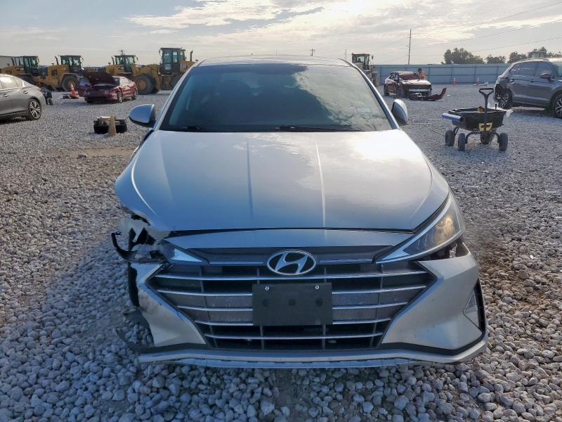 2019 HYUNDAI ELANTRA SE - 5NPD74LF7KH409753