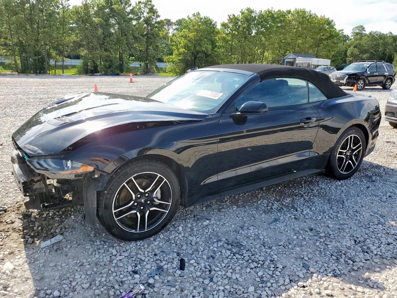 FORD MUSTANG