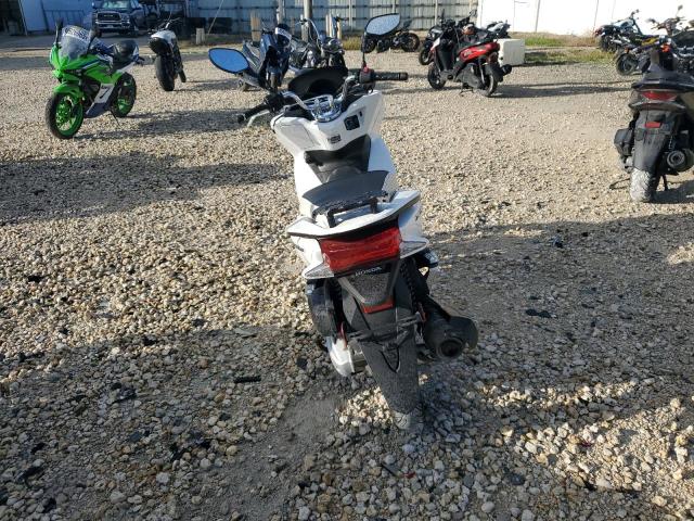 2015 HONDA PCX 150 RLHKF180XFY001104