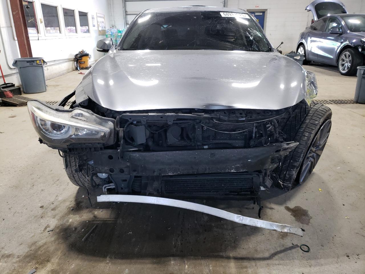 INFINITI Q50 RED SPORT 400