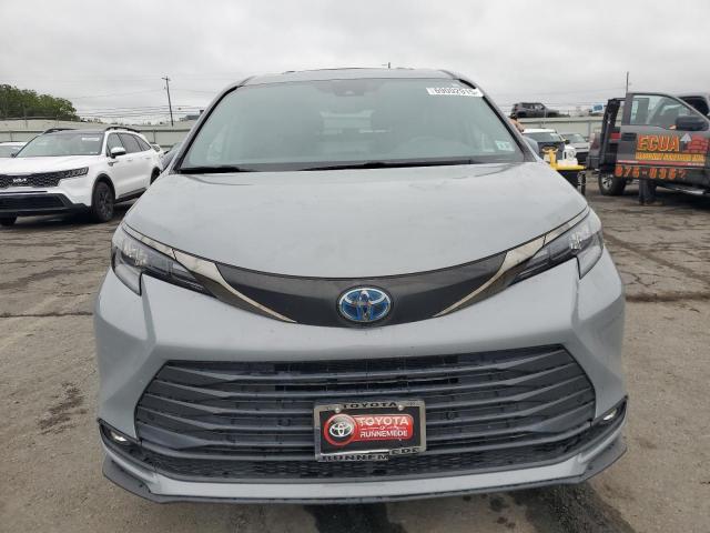 2022 TOYOTA SIENNA XLE 5TDASKFCXNS058083