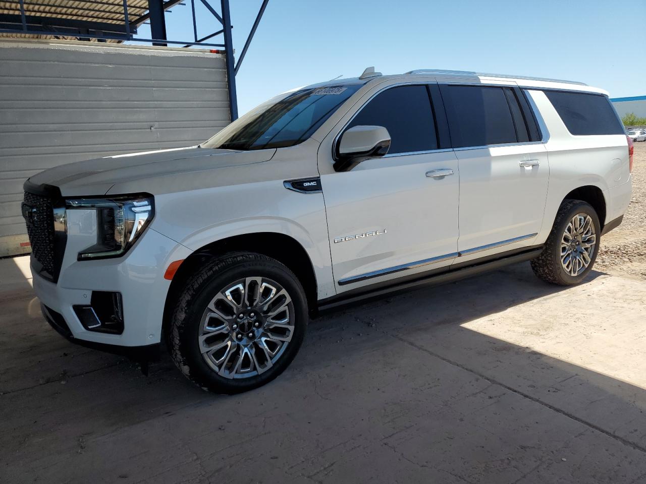 GMC YUKON DENALI ULTIMATE