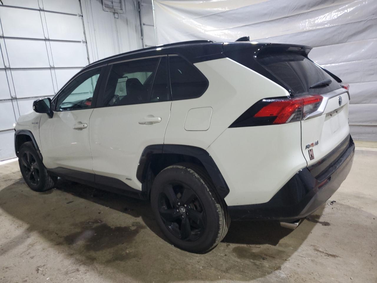 TOYOTA RAV4 XSE