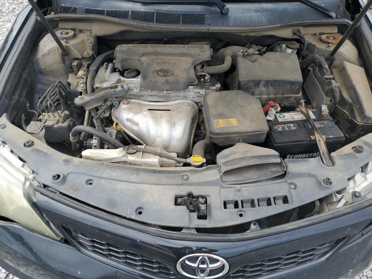 TOYOTA CAMRY BASE
