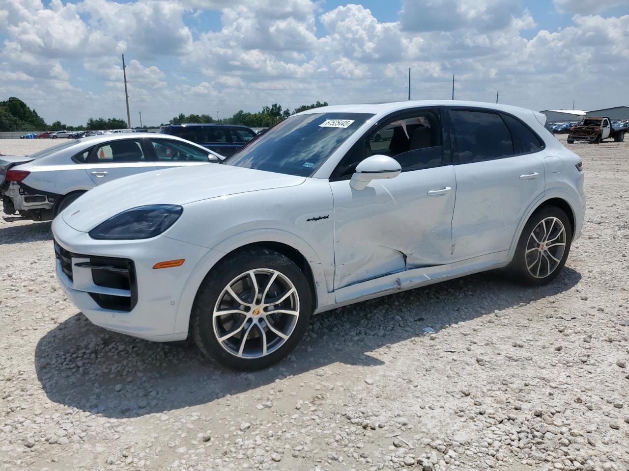 PORSCHE CAYENNE E-HYBRID