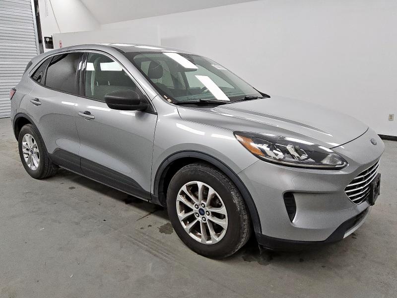 2022 FORD ESCAPE SE 1FMCU0G62NUA69604