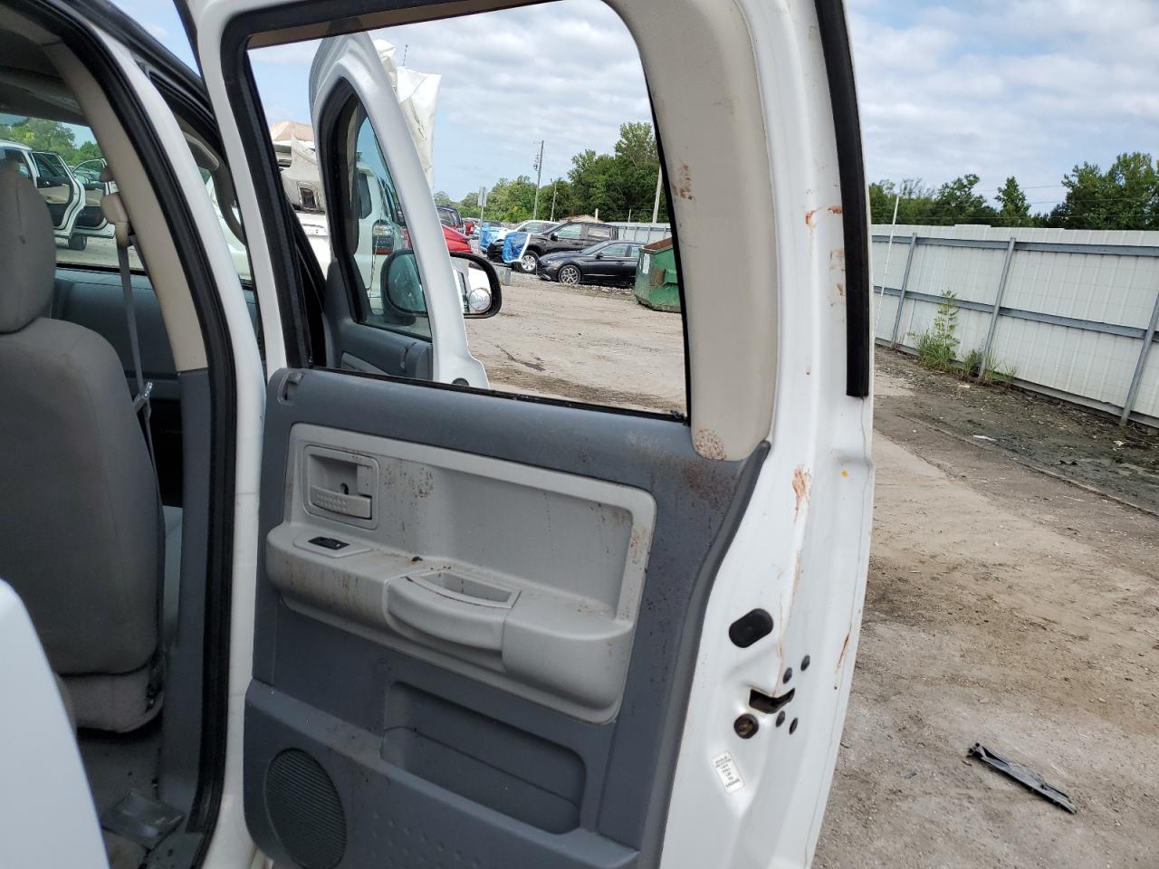 Lot #3242655581 2006 DODGE DAKOTA QUA