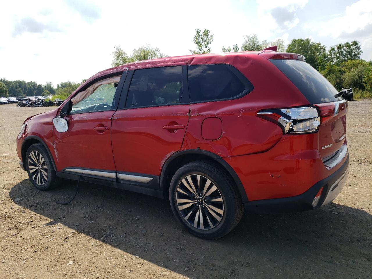 MITSUBISHI OUTLANDER SE