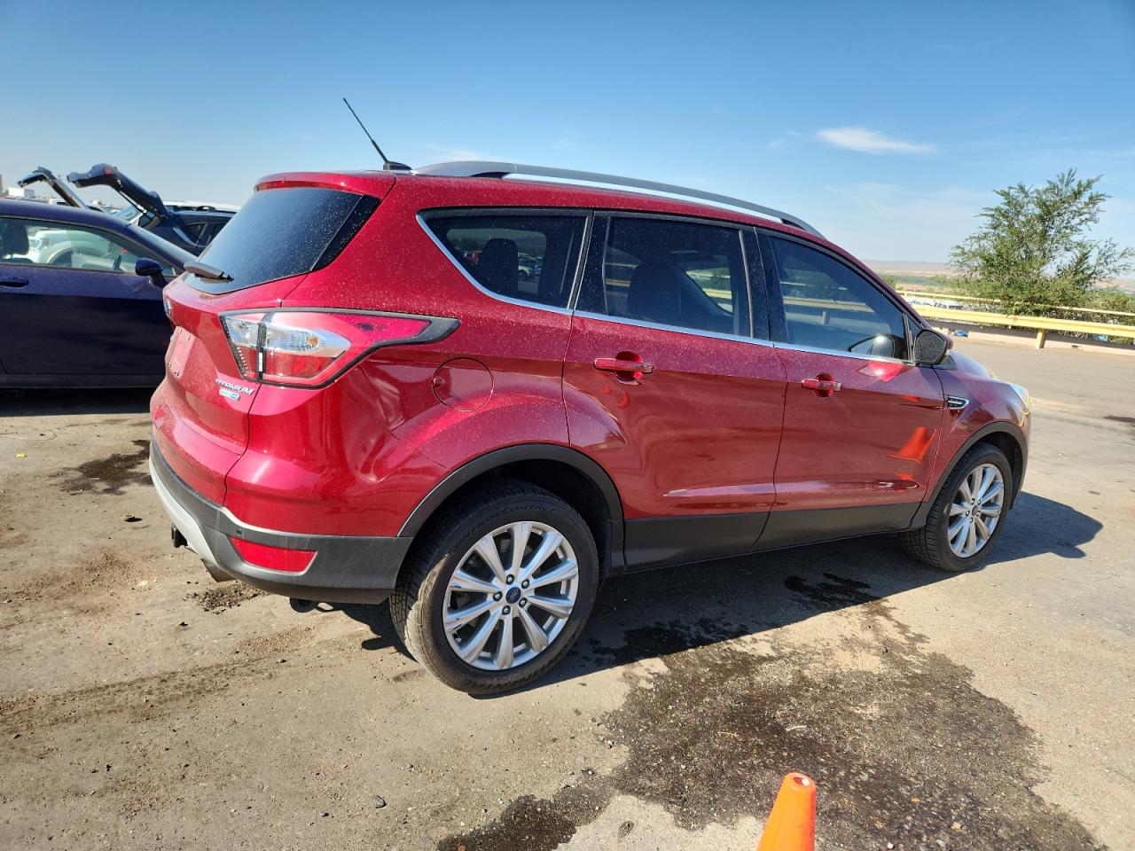 FORD ESCAPE TITANIUM