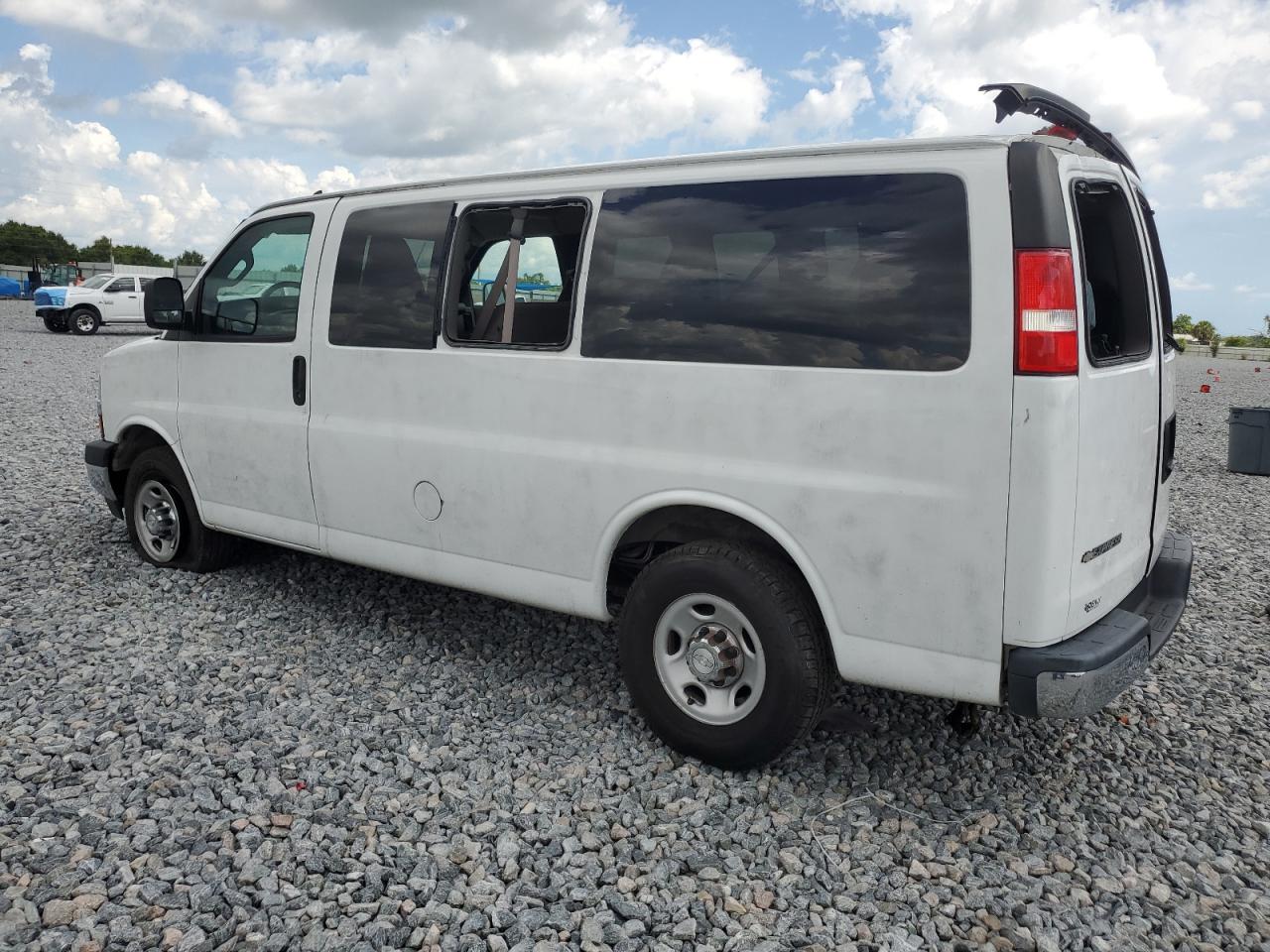 CHEVROLET EXPRESS LT