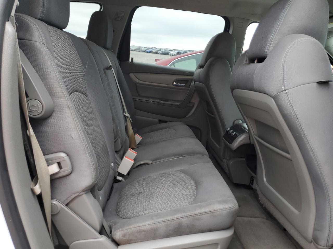 CHEVROLET TRAVERSE LS