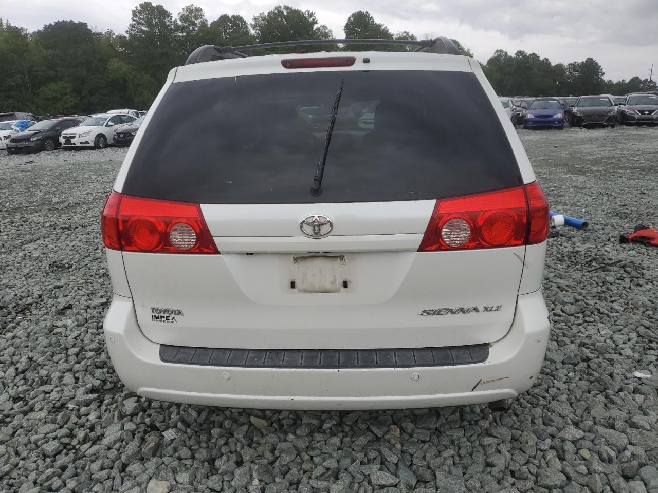 TOYOTA SIENNA XLE