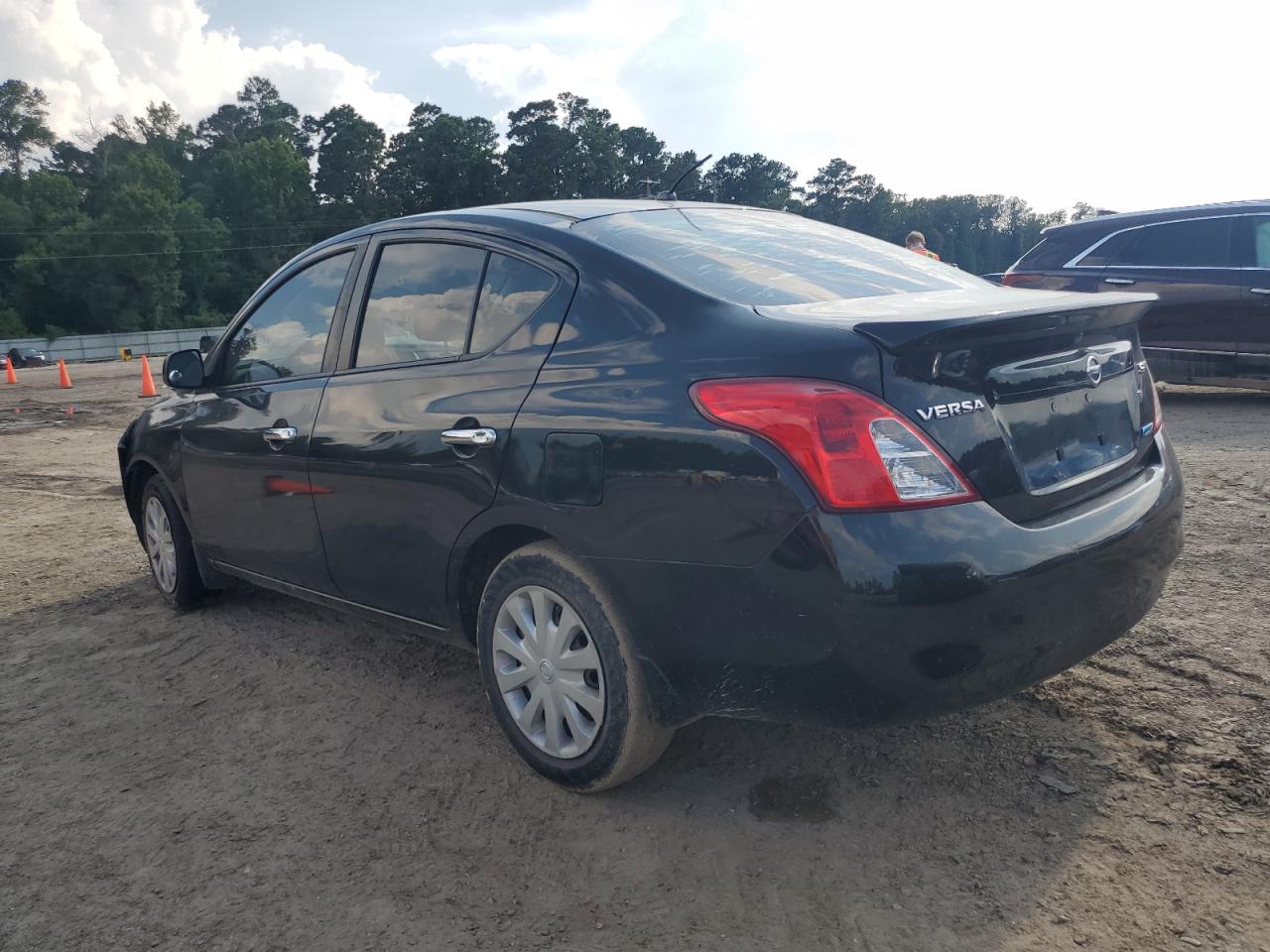 NISSAN VERSA S