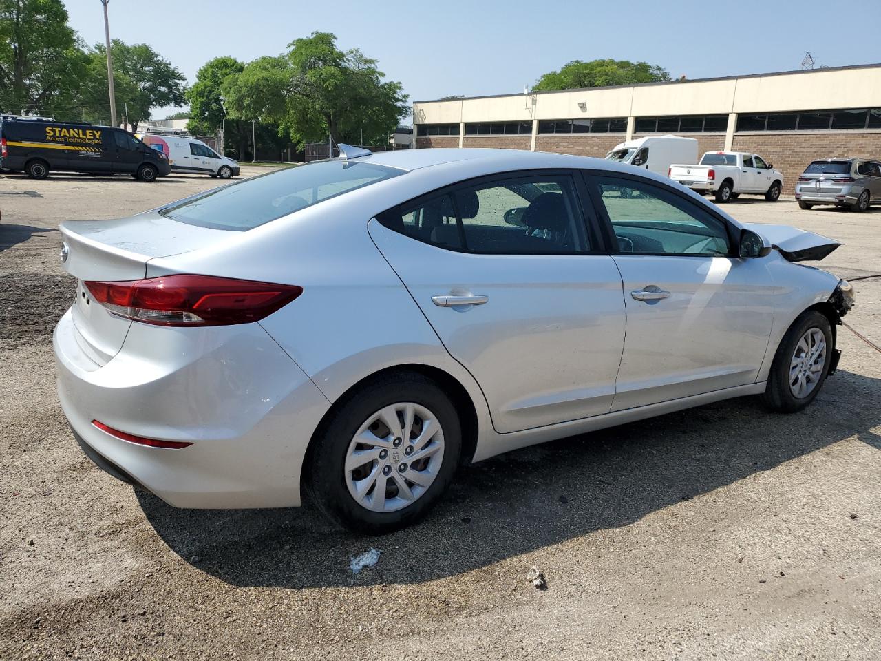 HYUNDAI ELANTRA SE
