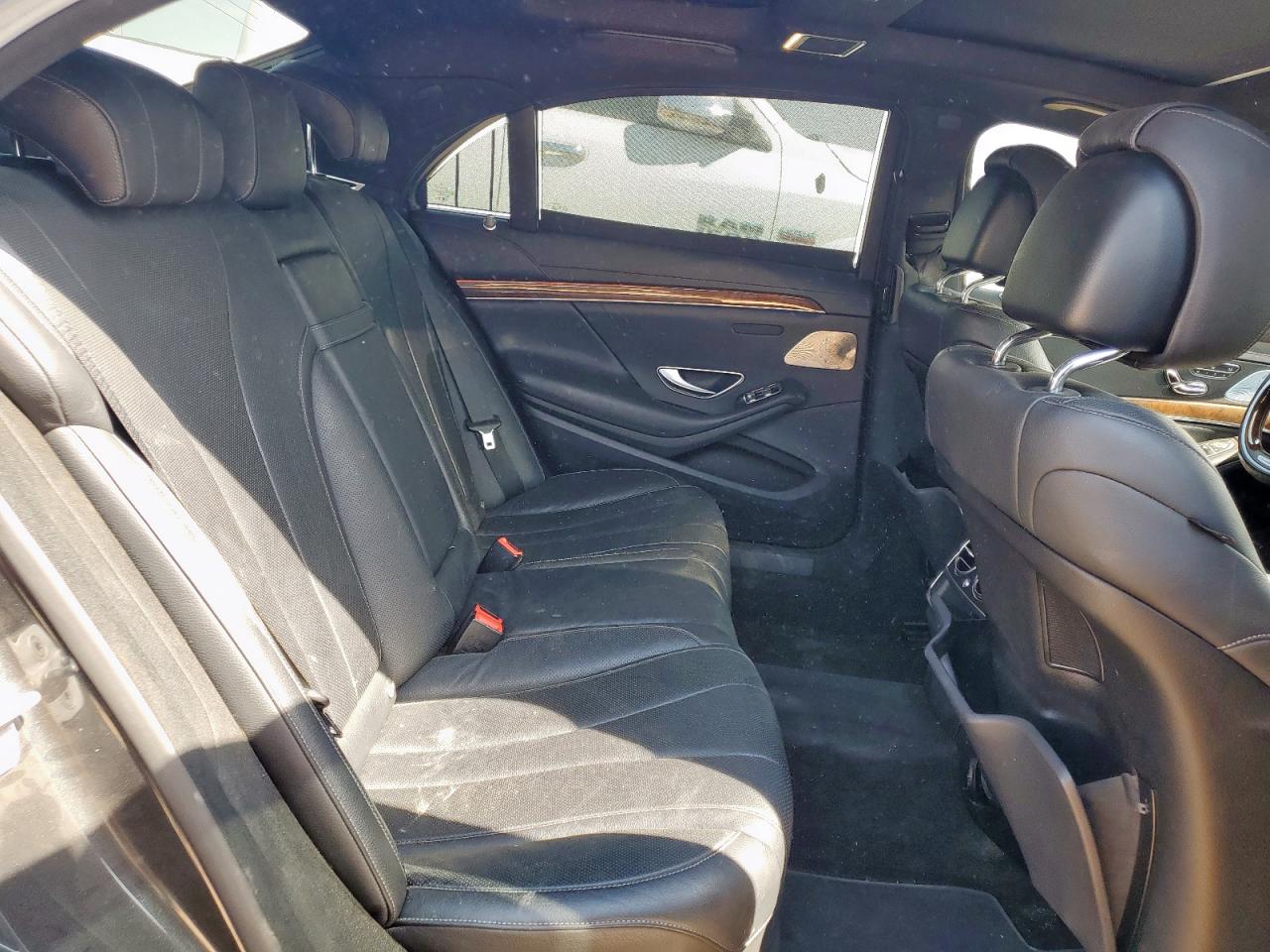 MERCEDES-BENZ S-CLASS 550