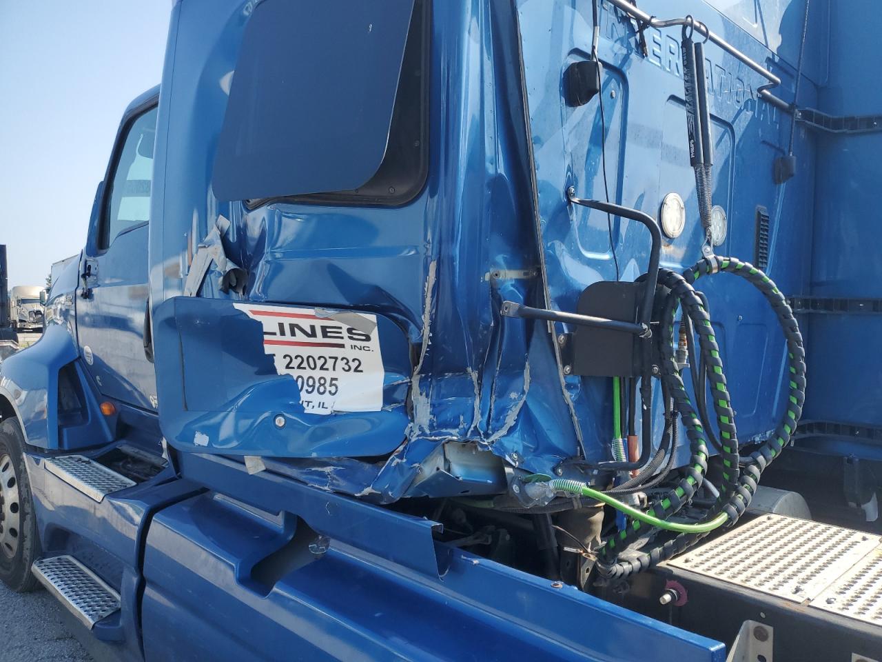 Lot #3240265875 2020 INTERNATIONAL LT625