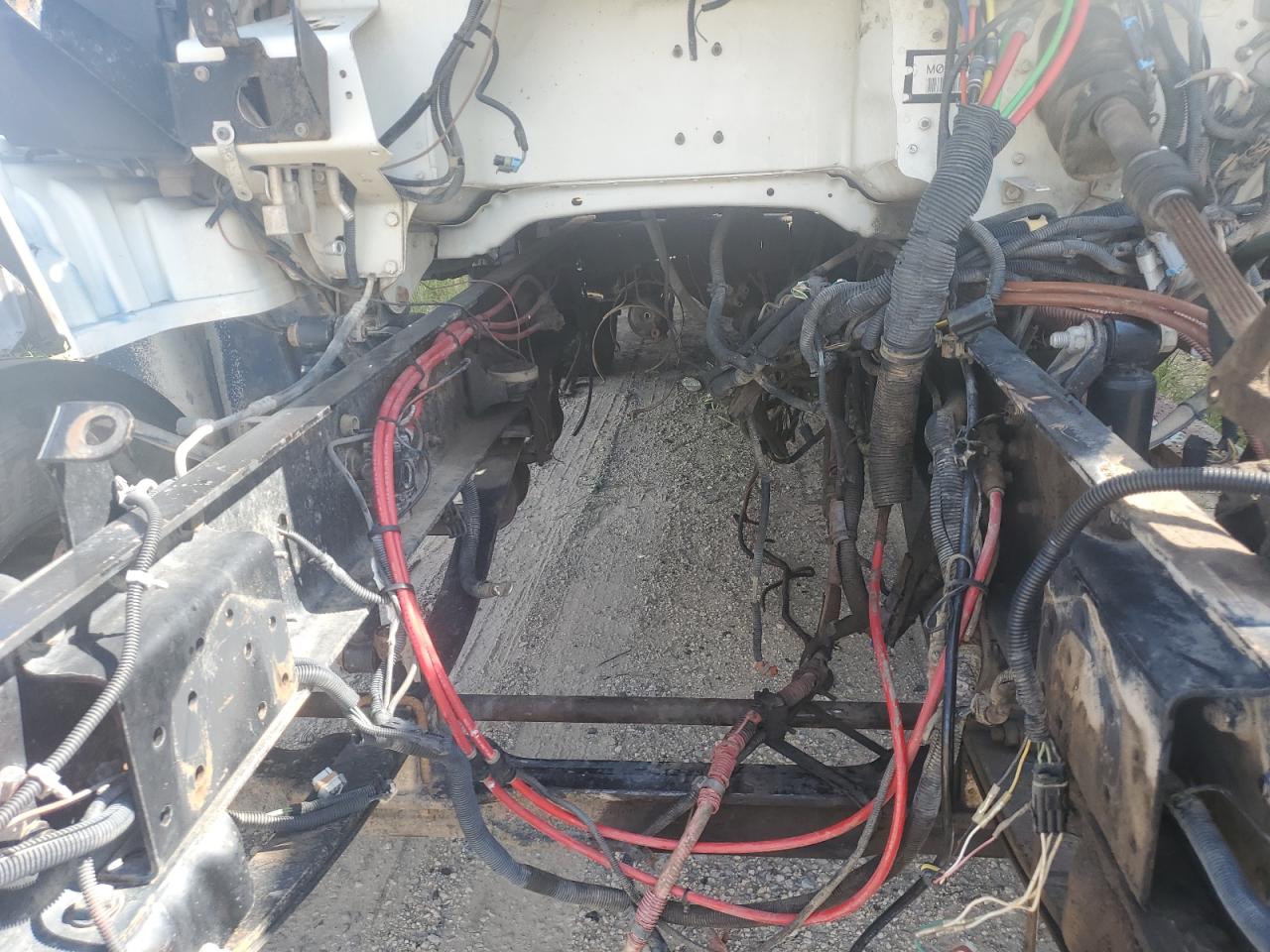 Lot #3273765352 2004 FREIGHTLINER M2 106 MED