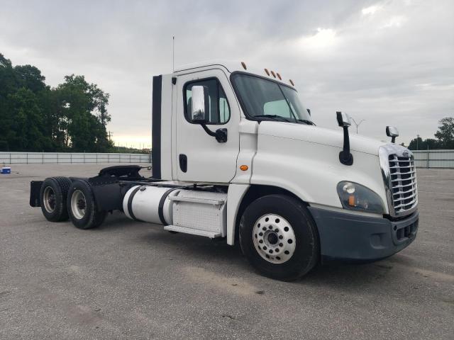 FREIGHTLINER CASCADIA 1 2019 white  diesel 1FUGGEDVXKLHB4157 photo #1