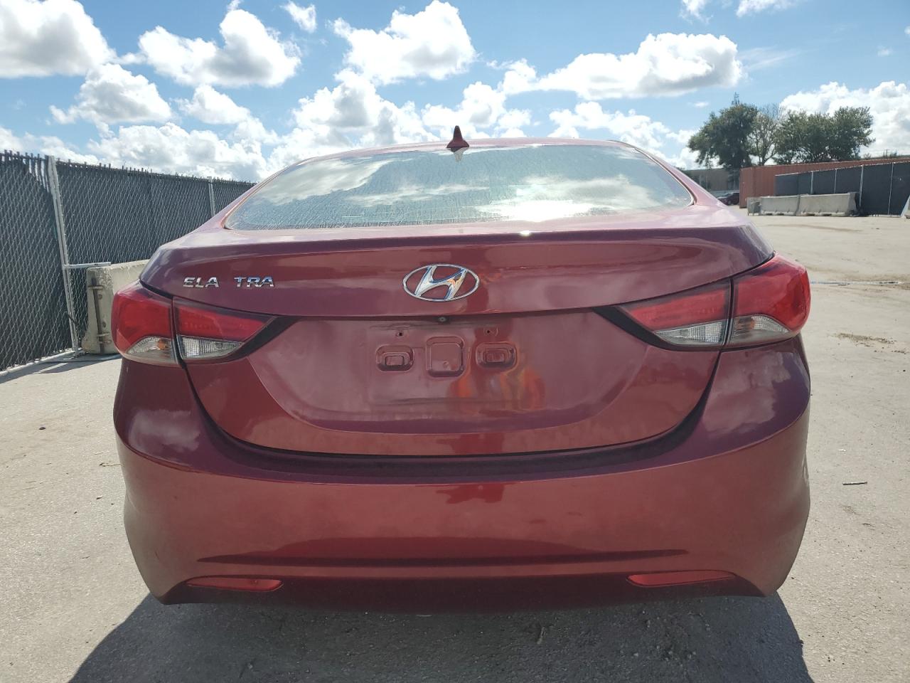 HYUNDAI ELANTRA SE