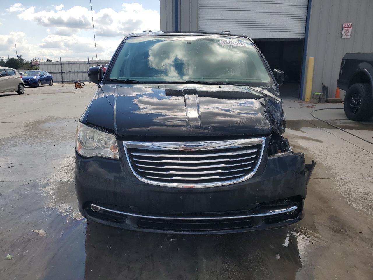 CHRYSLER TOWN & COUNTRY TOURING