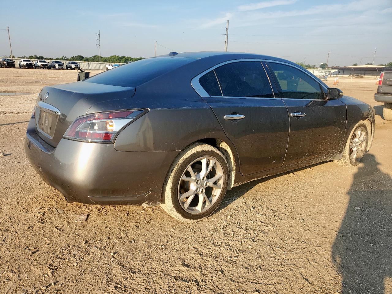 NISSAN MAXIMA S