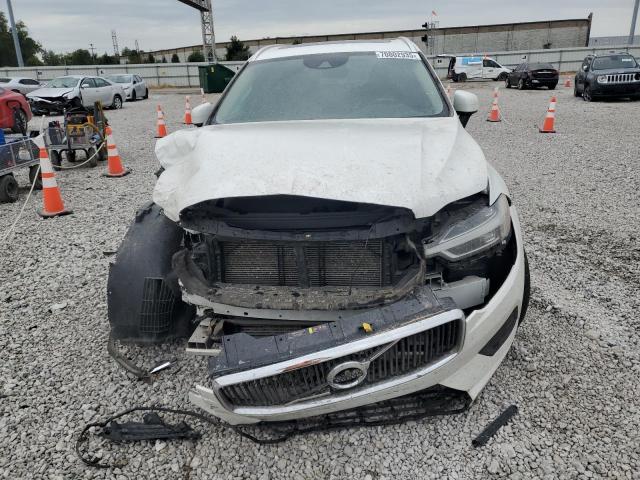 2018 VOLVO XC60 T5 MO YV4102RKXJ1085202