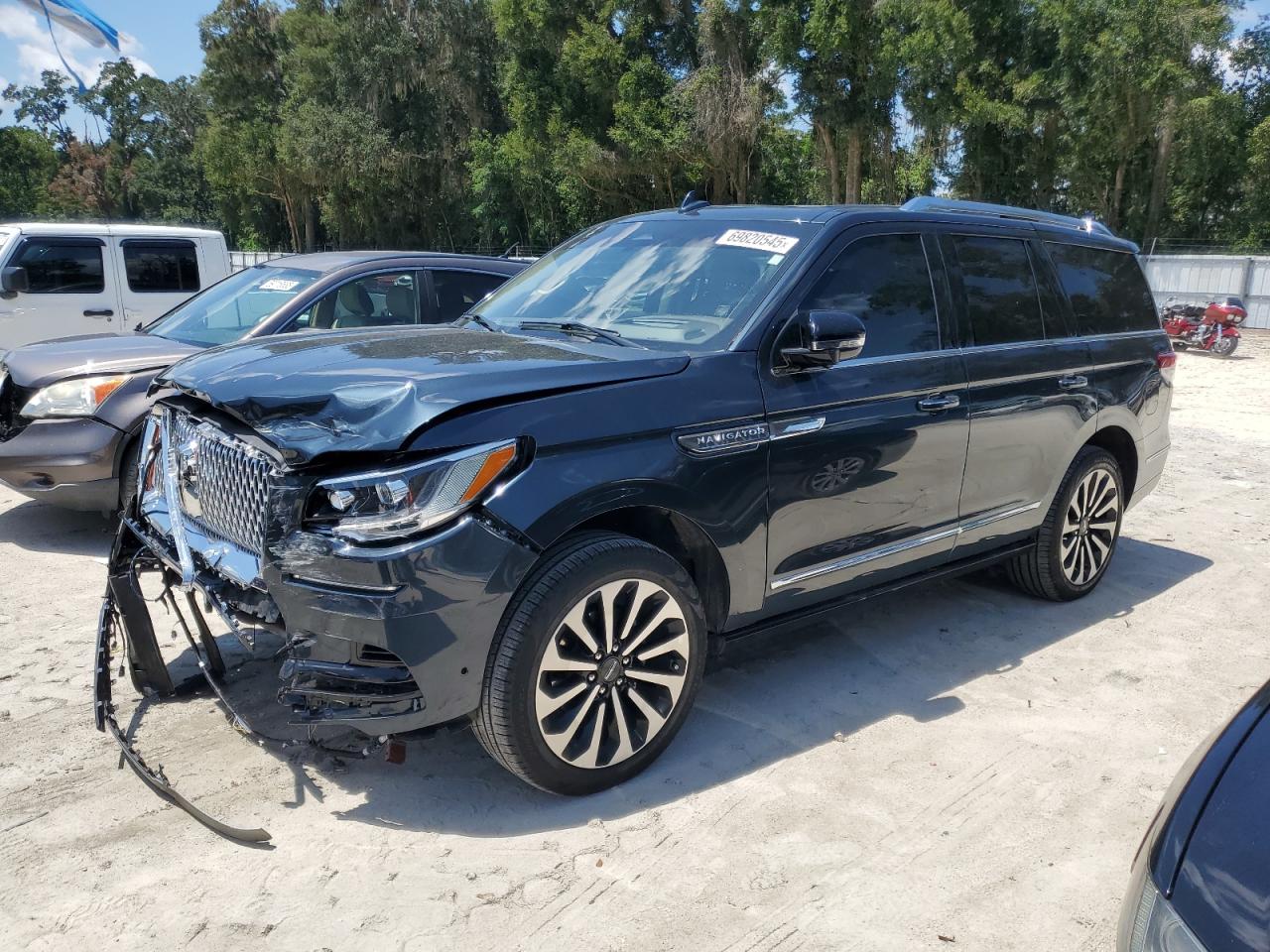LINCOLN NAVIGATOR RESERVE