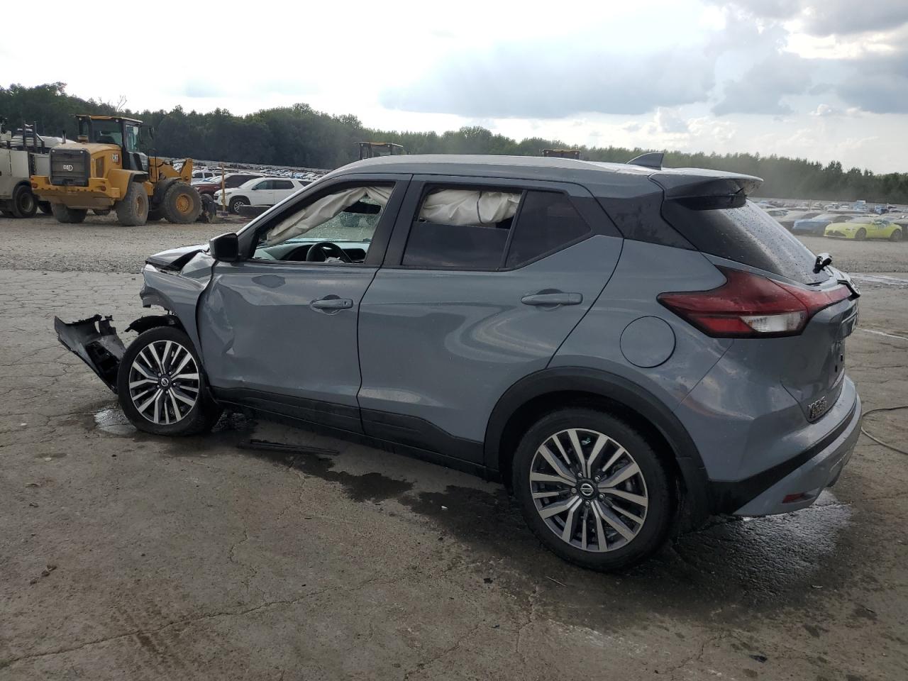 NISSAN KICKS SV
