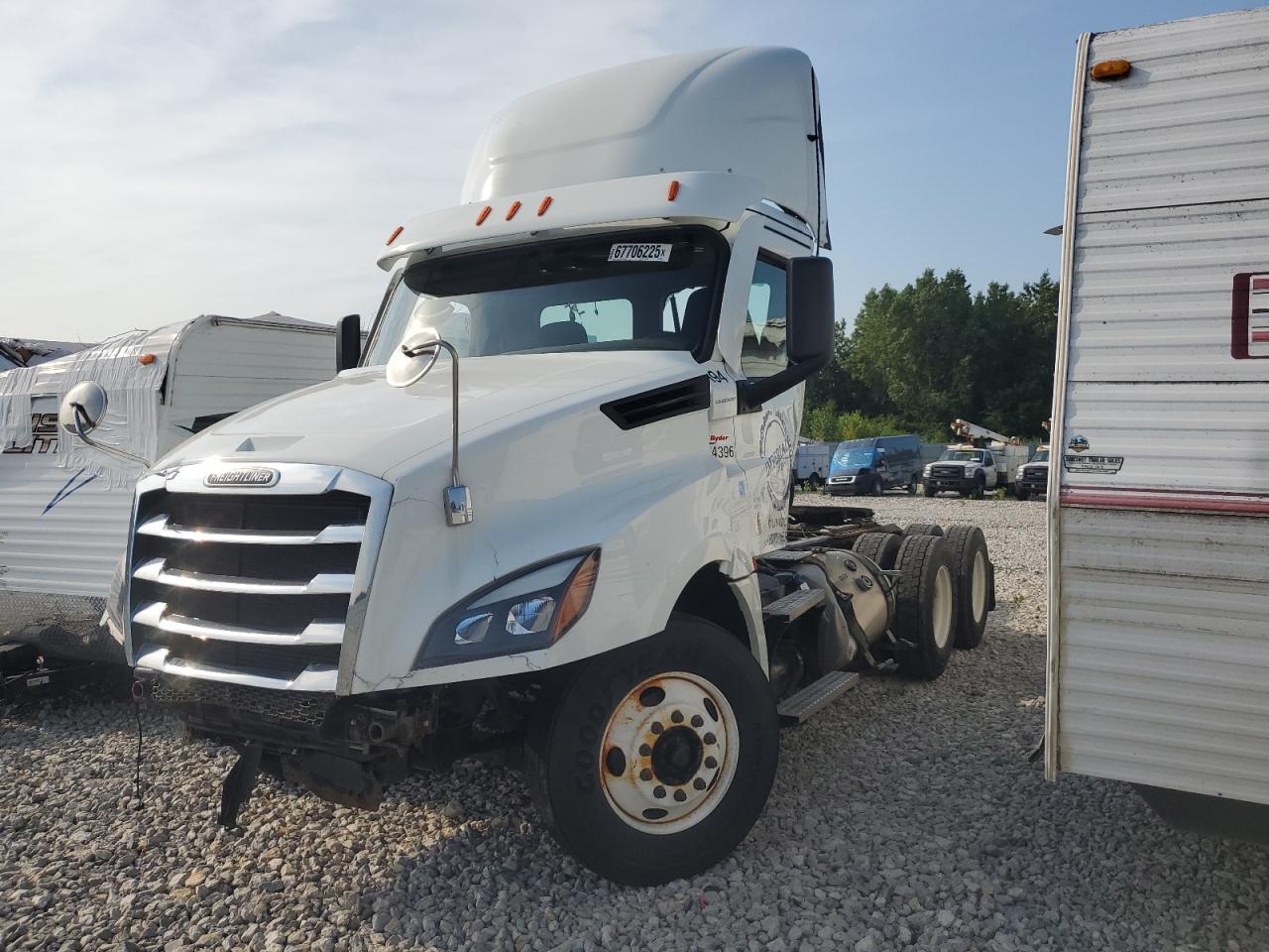 Lot #3275556039 2022 FREIGHTLINER CASCADIA 1