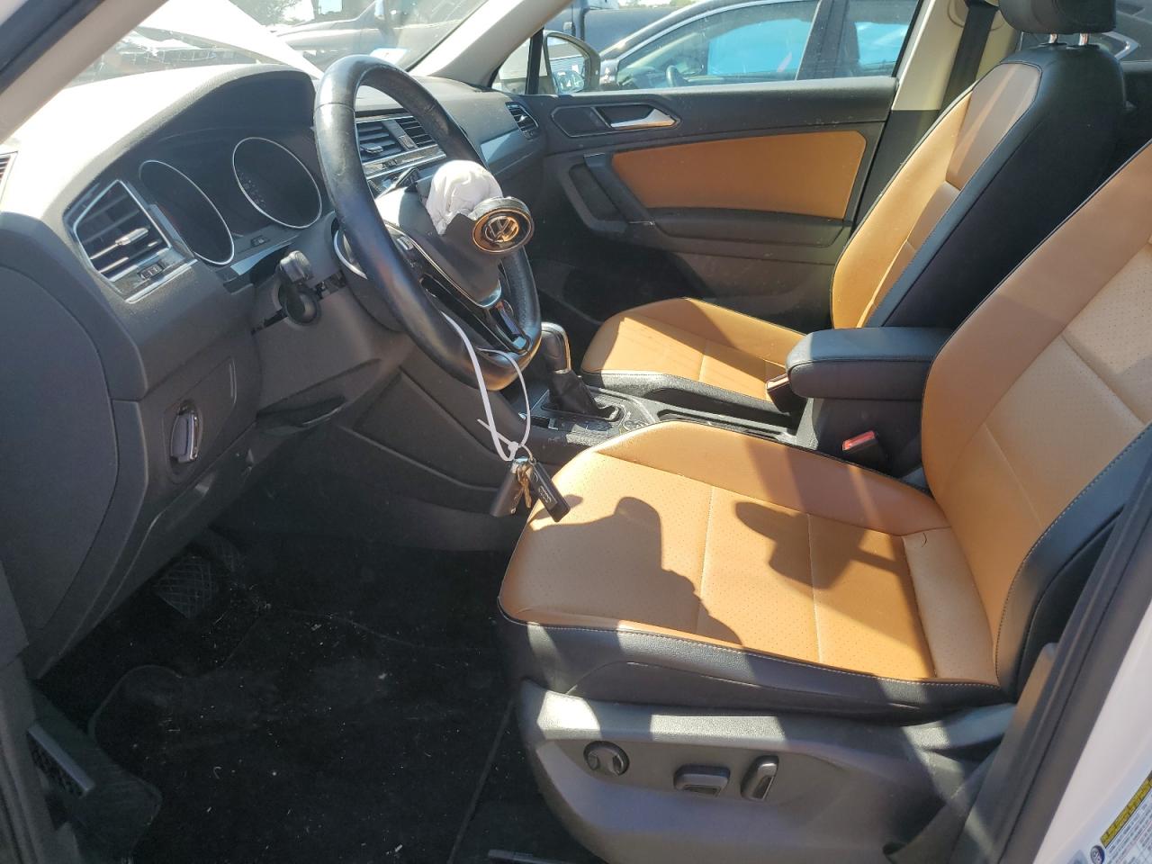 VOLKSWAGEN TIGUAN SE