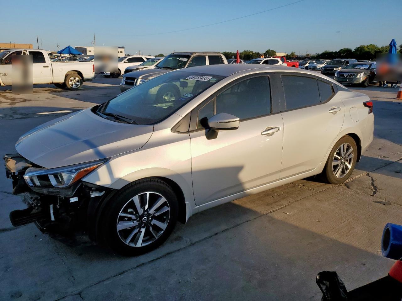 NISSAN VERSA SV