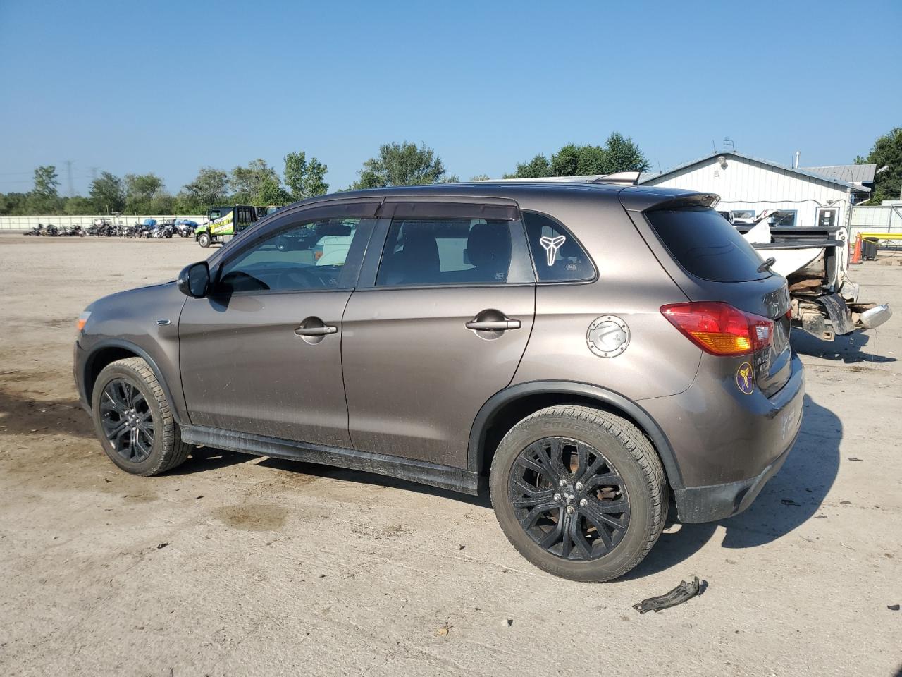 MITSUBISHI OUTLANDER ES