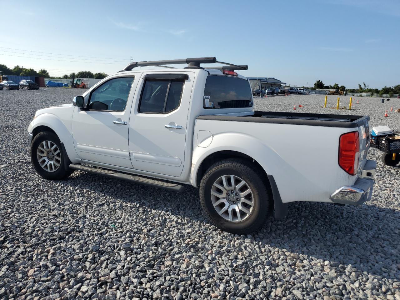 NISSAN FRONTIER CREW CAB SE