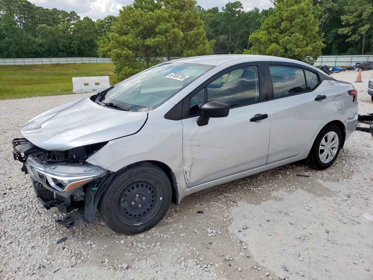 NISSAN VERSA S