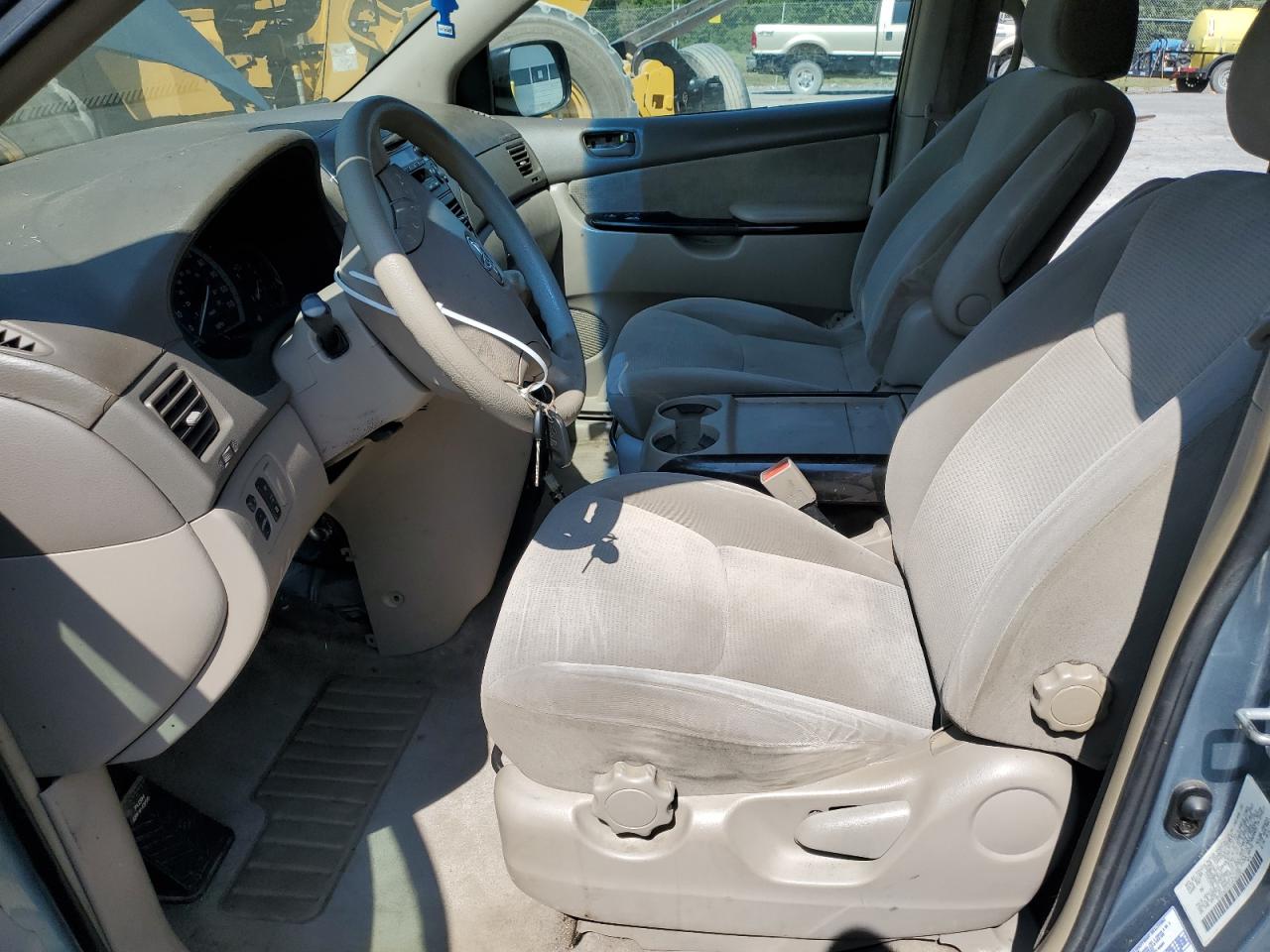 Lot #3285615278 2004 TOYOTA SIENNA CE