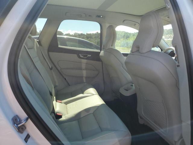 2019 VOLVO XC60 T5 LYV102RK5KB209440