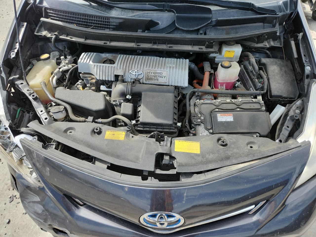 TOYOTA PRIUS V