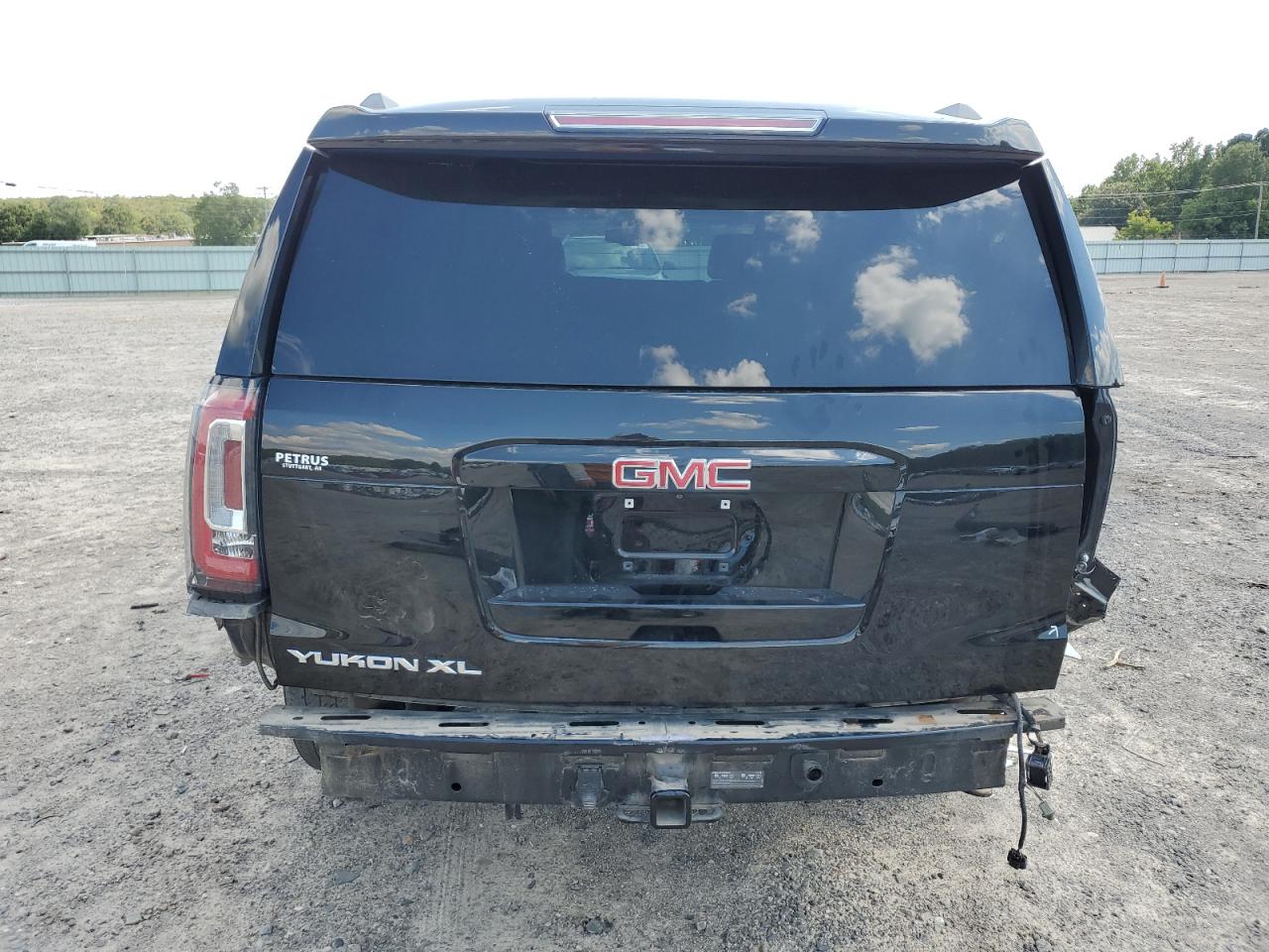 GMC YUKON K1500 SLT