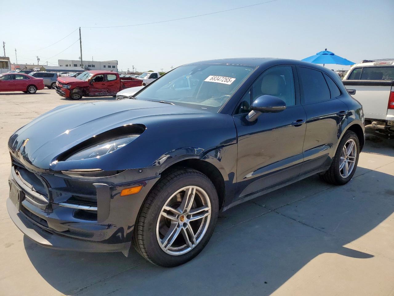 PORSCHE MACAN